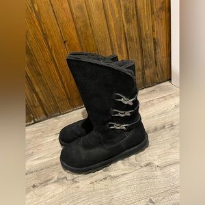 Bearpaw black boots